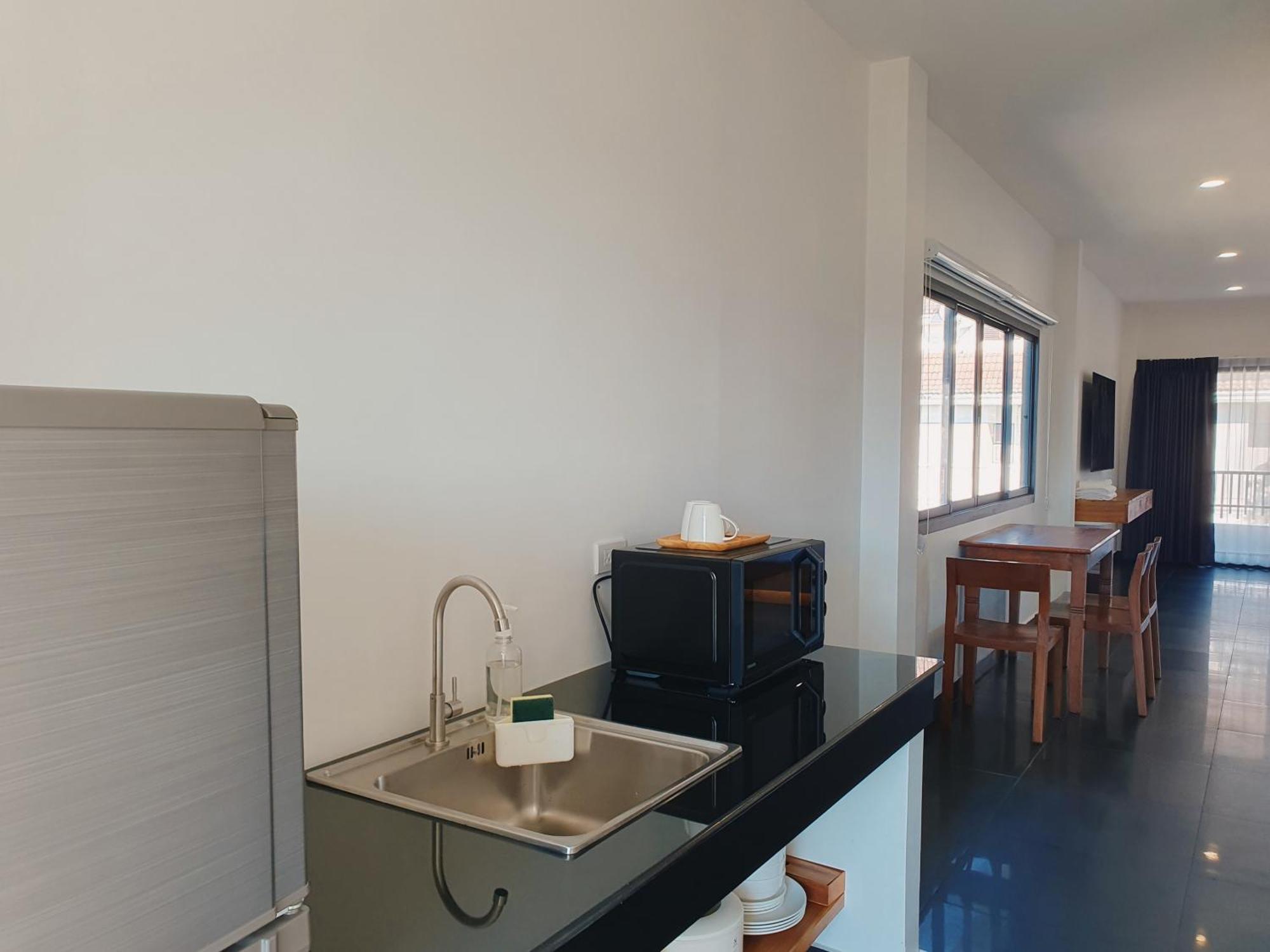 The Sila Suites - Intrawarorot Chiang Mai Buitenkant foto