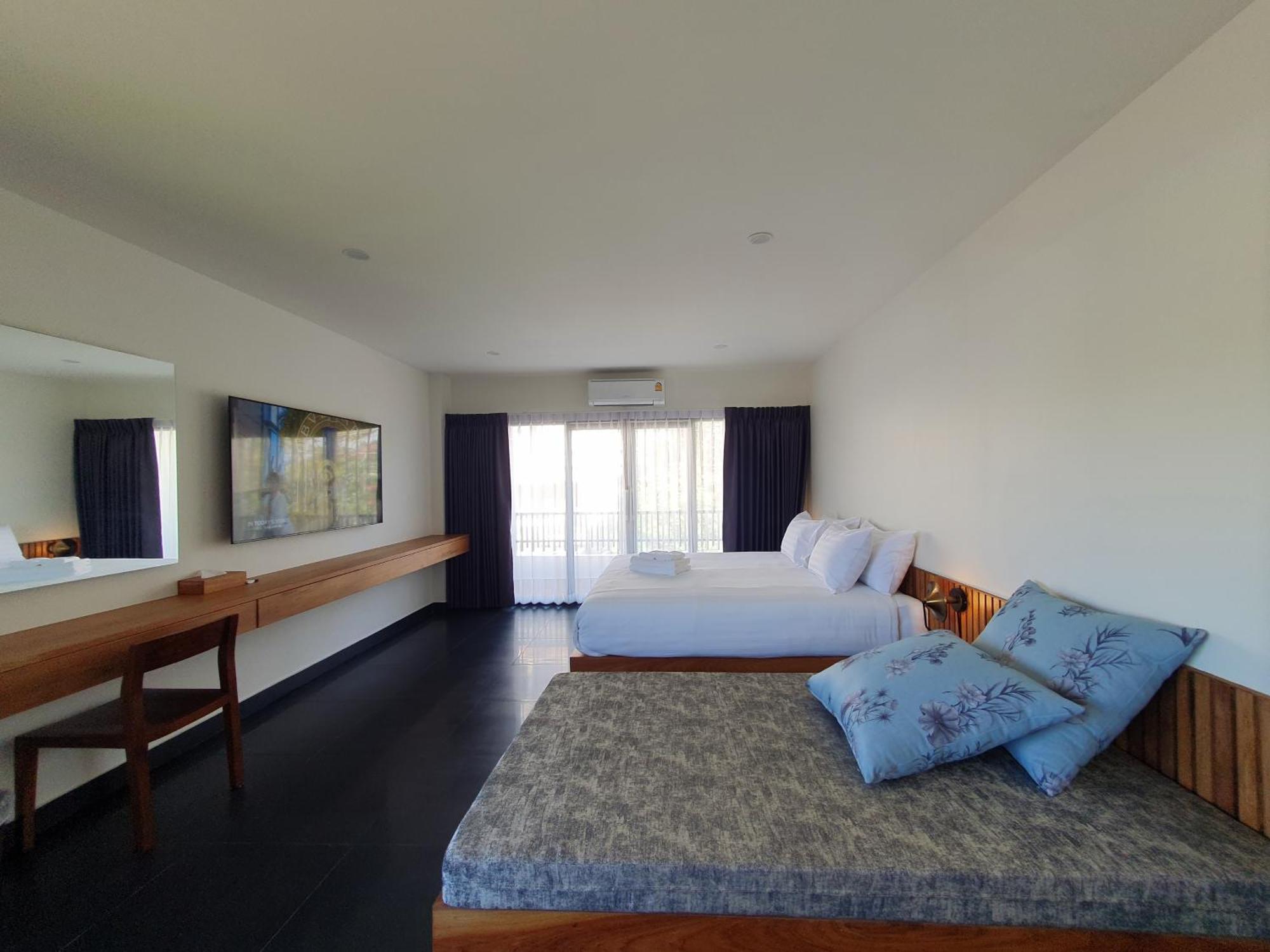 The Sila Suites - Intrawarorot Chiang Mai Buitenkant foto