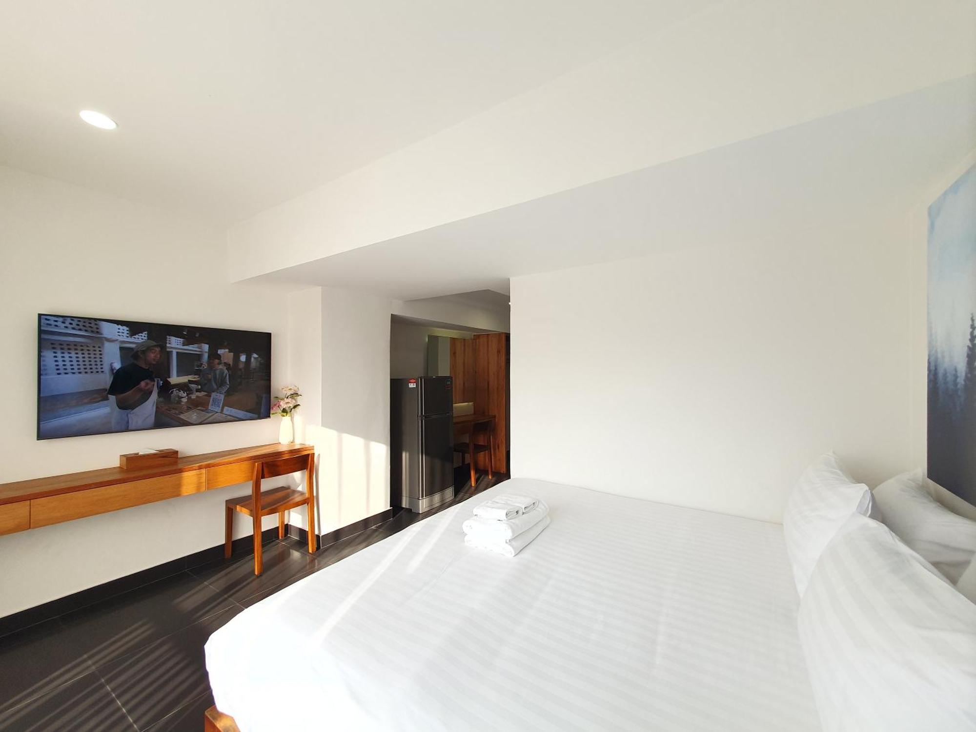 The Sila Suites - Intrawarorot Chiang Mai Buitenkant foto